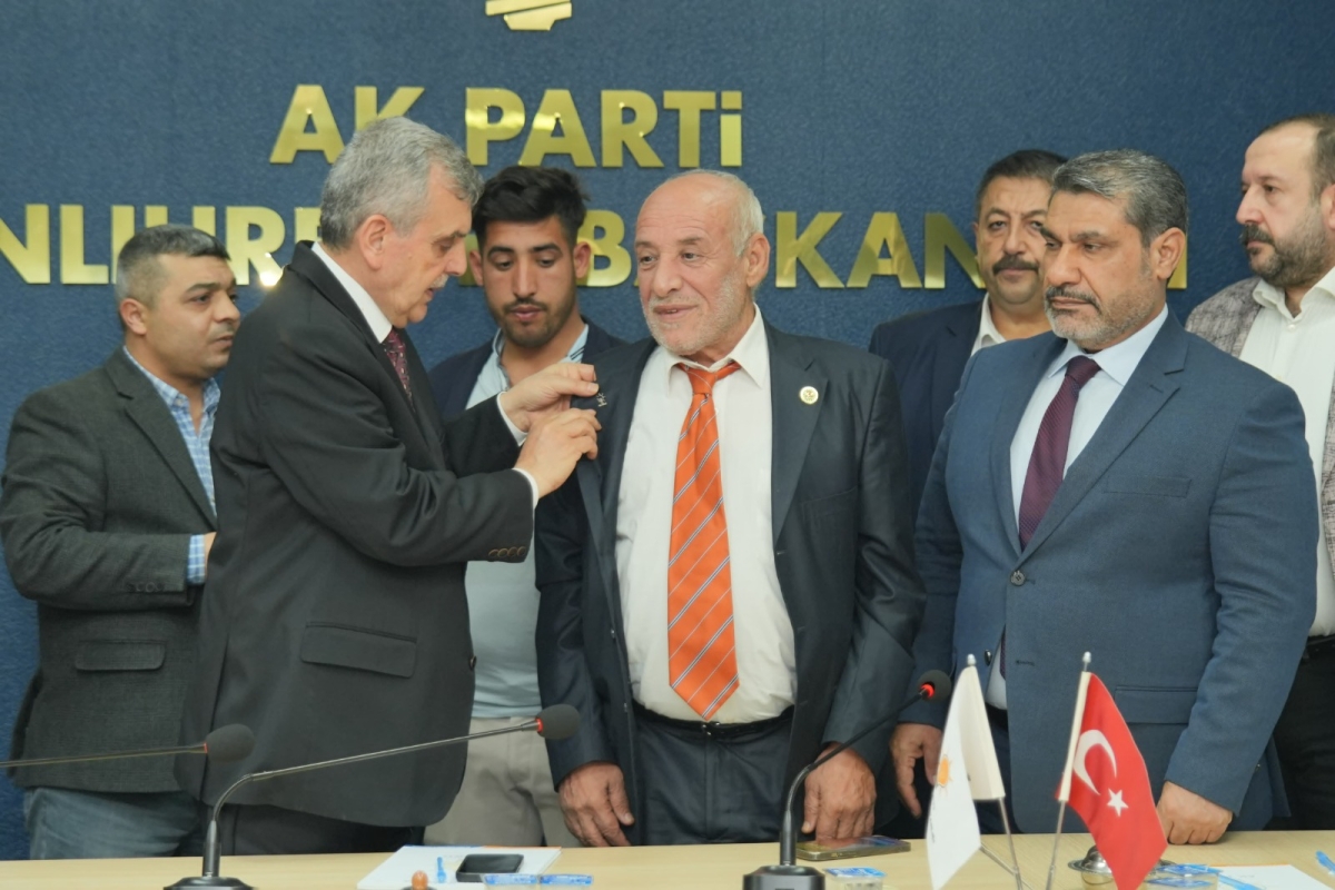 Deva Partisi’nden Cumhur İttifakına Büyük Destek, Parti Rozetini Başkan Beyazgül Taktı