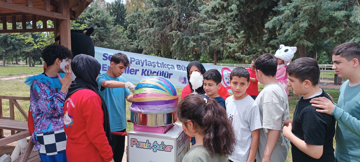 Şanlıurfa Hipodromu'nda Engelliler Haftası Etkinliği: Çocukların Mutlu Anları