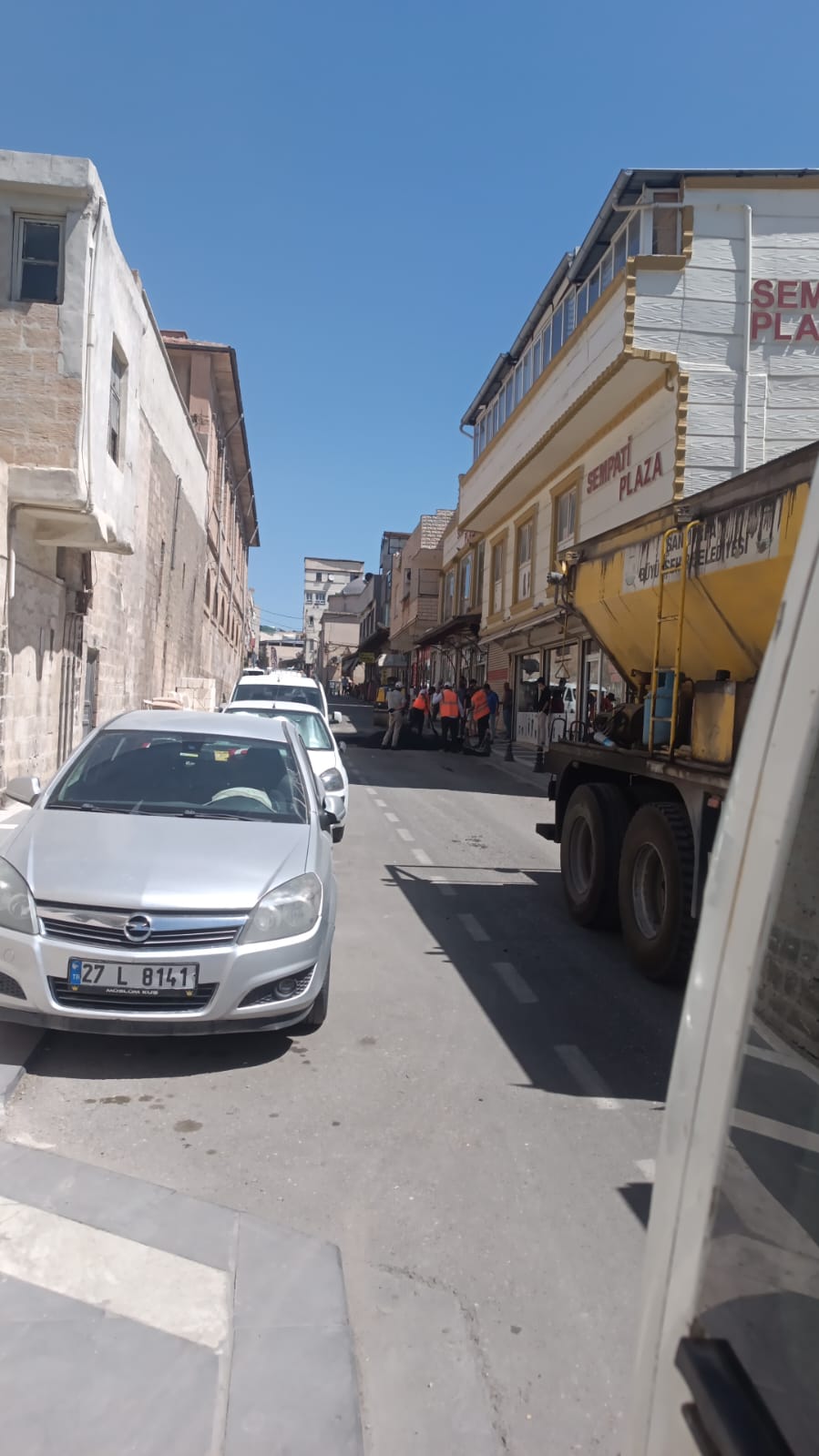 Şanlıurfa'da Yol Çalışmaları Trafiği Felç Etti, Esnaf Mağdur Oldu