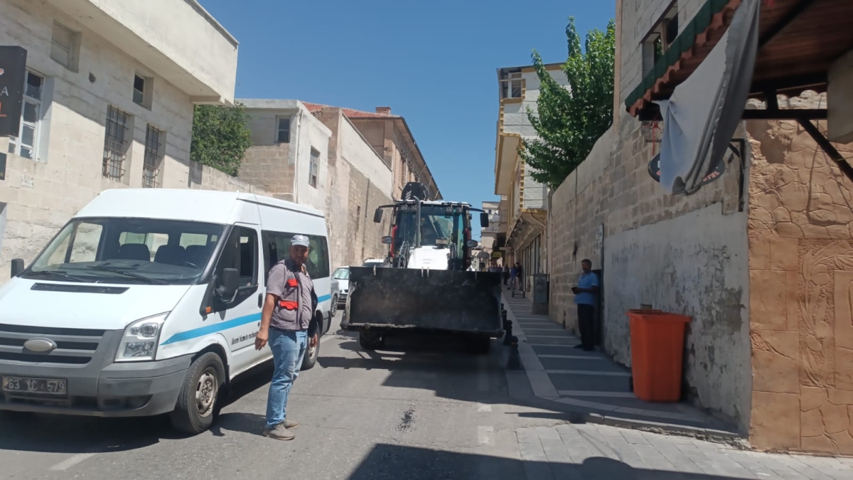 Şanlıurfa'da Yol Çalışmaları Trafiği Felç Etti, Esnaf Mağdur Oldu