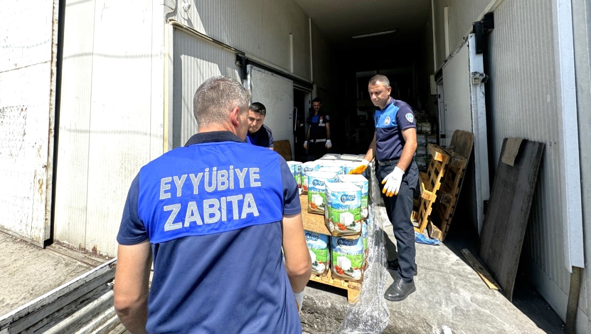 Eyyübiye Zabıta Ekipleri Tüm Şehrin Sağlığını Koruyor