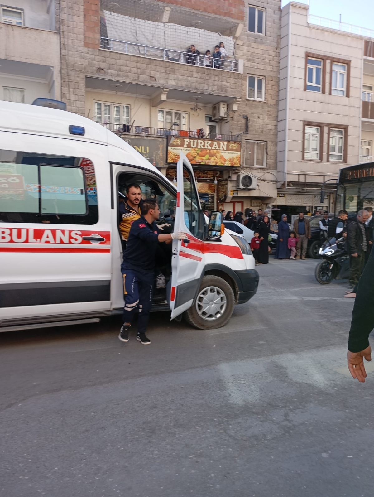 Şanlıurfa’da Motosiklet Yayaya Çarptı: Kadın Yaralandı