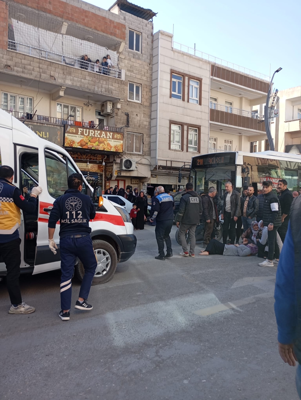 Şanlıurfa’da Motosiklet Yayaya Çarptı: Kadın Yaralandı