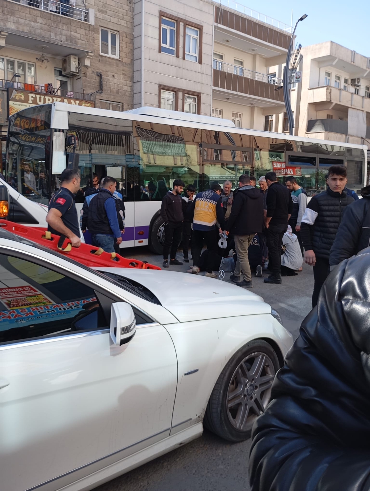 Şanlıurfa’da Motosiklet Yayaya Çarptı: Kadın Yaralandı