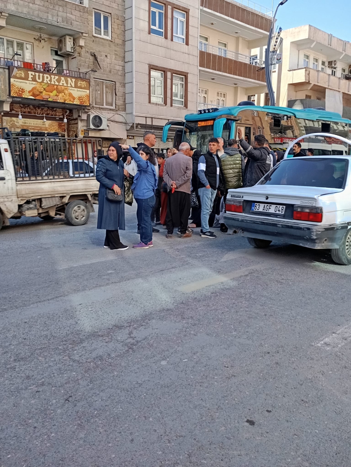 Şanlıurfa’da Motosiklet Yayaya Çarptı: Kadın Yaralandı