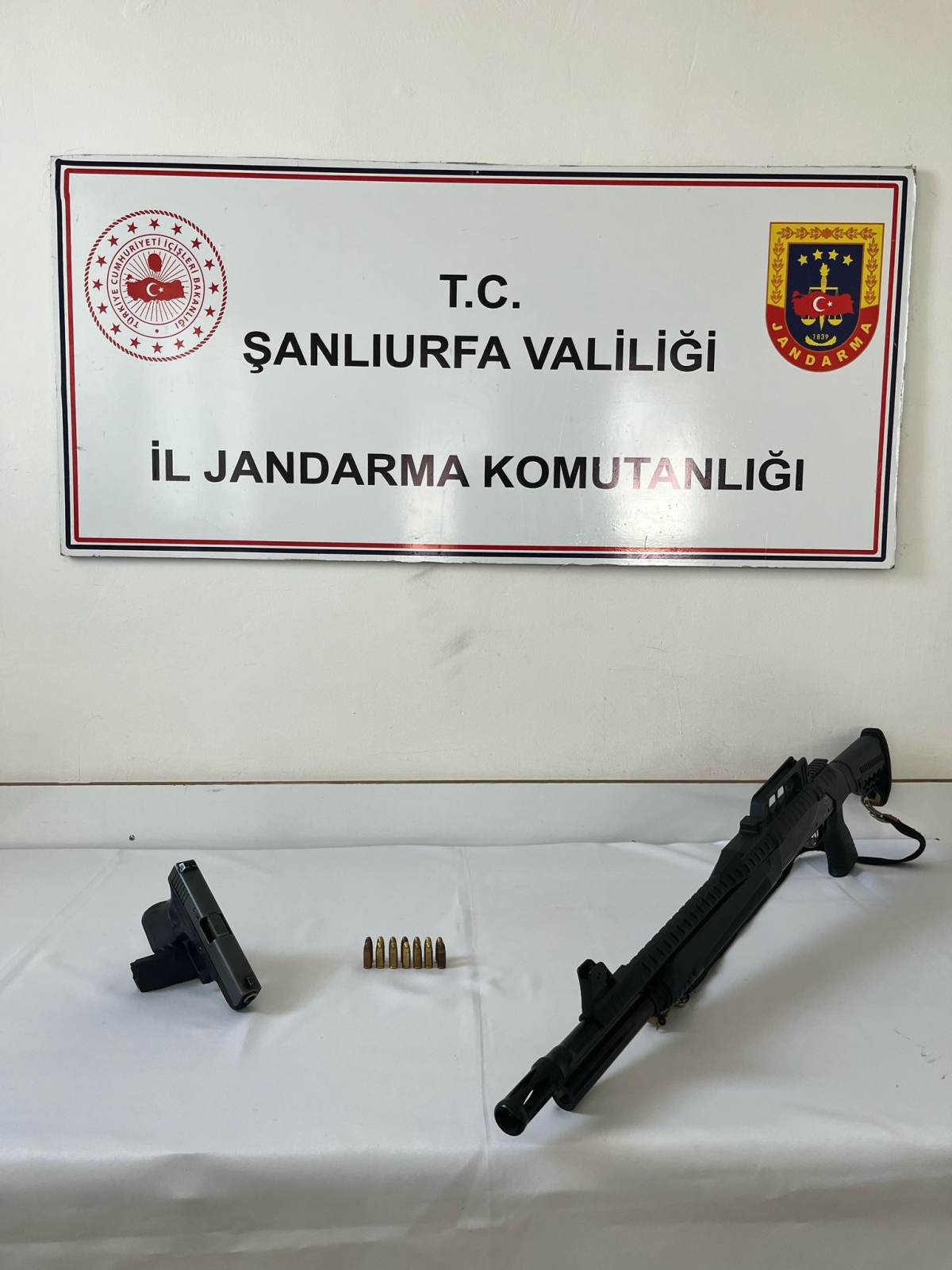 Şanlıurfa’da Ruhsatsız Silah Operasyonu: 6 Kişi Gözaltına Alındı