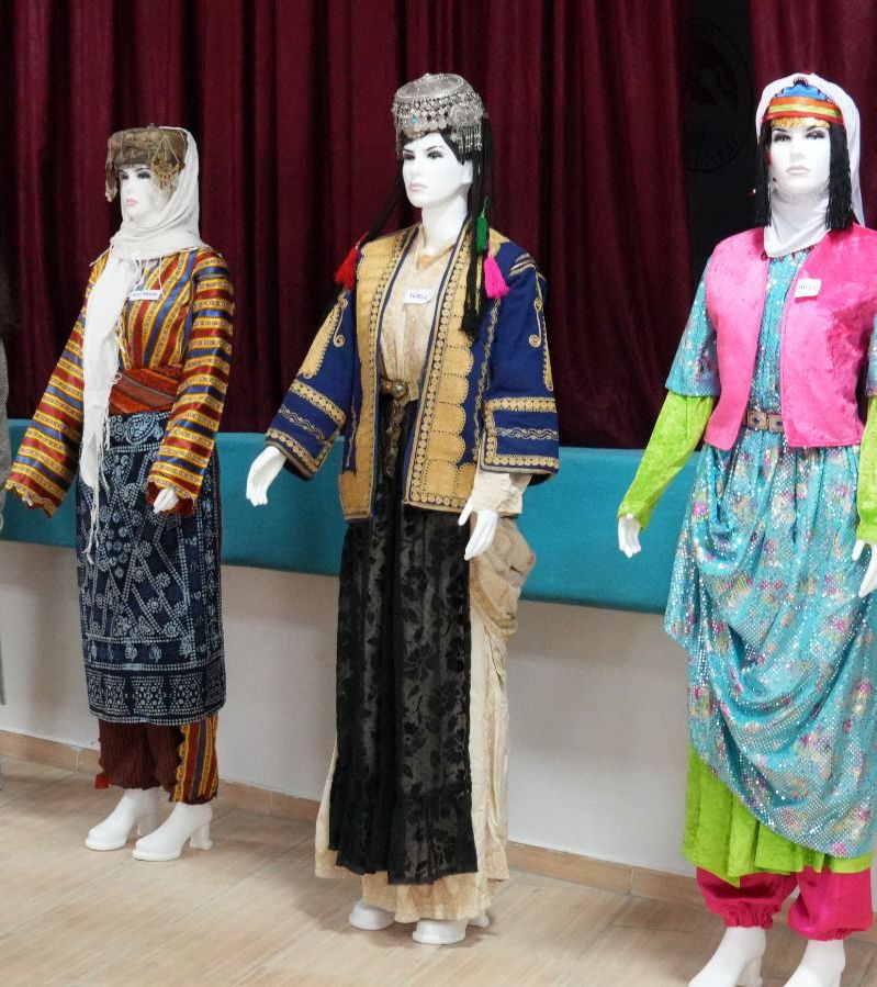 Suruç Belediyesi Eşbaşkanı Ayten Kaya’dan 8 Mart Dünya Kadınlar Günü Mesajı ve Kürt Kadın Kıyafetleri Sergisi Açılışı