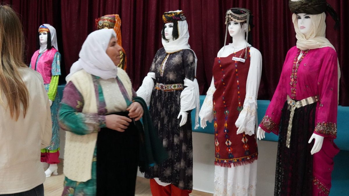 Suruç Belediyesi Eşbaşkanı Ayten Kaya’dan 8 Mart Dünya Kadınlar Günü Mesajı ve Kürt Kadın Kıyafetleri Sergisi Açılışı