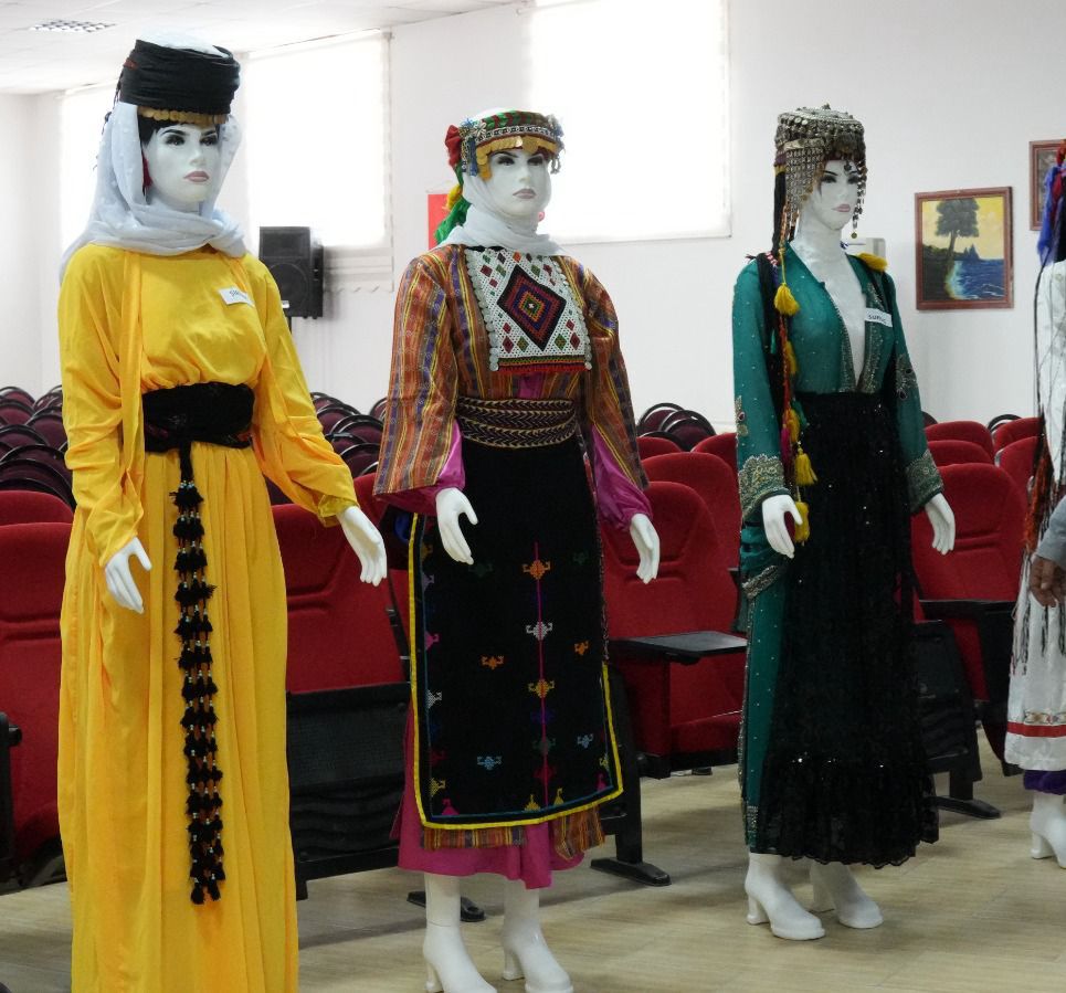 Suruç Belediyesi Eşbaşkanı Ayten Kaya’dan 8 Mart Dünya Kadınlar Günü Mesajı ve Kürt Kadın Kıyafetleri Sergisi Açılışı