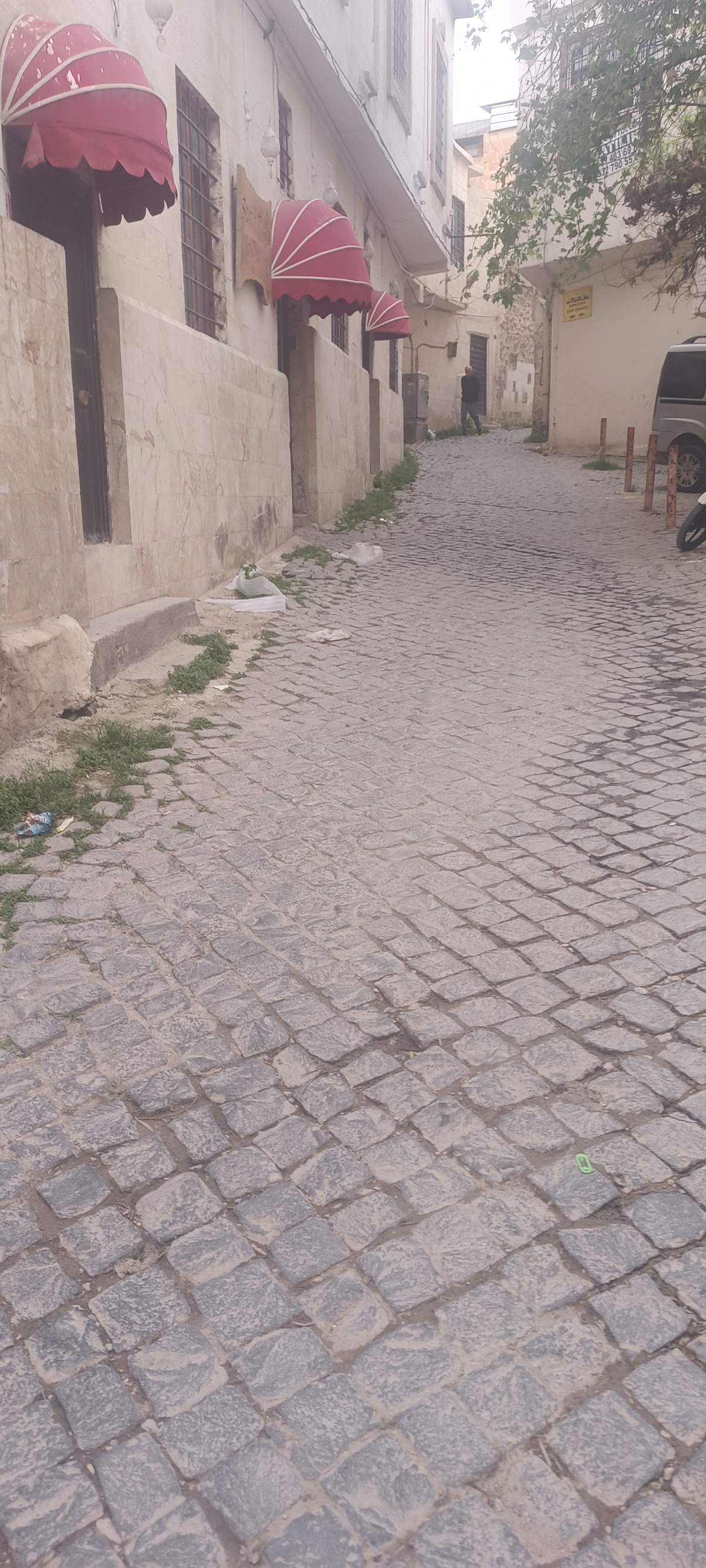 Tarihi Sokaklarda Koku ve Kirlilik: Şanlıurfa’ya Bu Görüntüler Yakışmıyor!