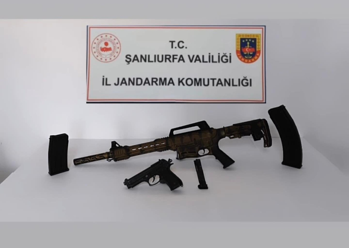 Şanlıurfa’da Ruhsatsız Silah Operasyonu: Çok Sayıda Silah ve Fişek Ele Geçirildi