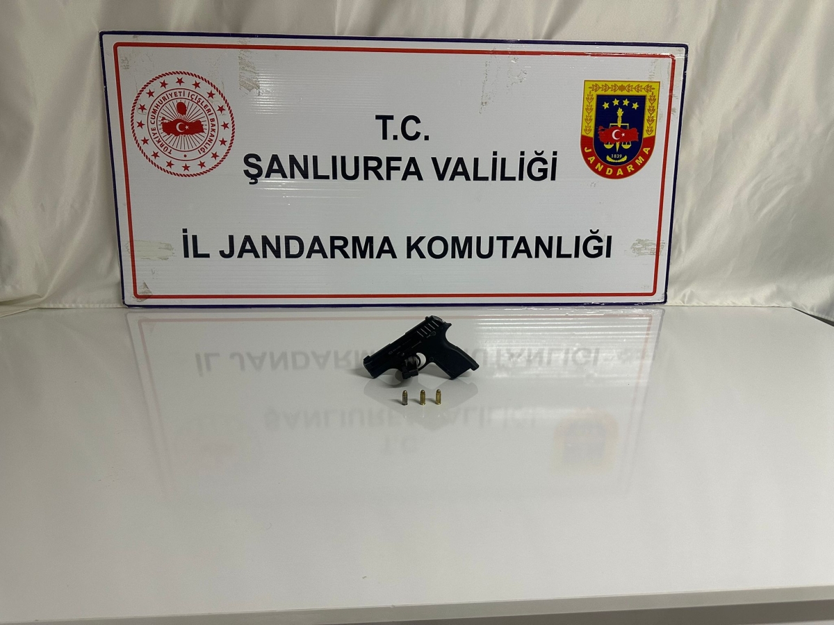 Şanlıurfa’da Ruhsatsız Silah Operasyonu: Çok Sayıda Silah ve Fişek Ele Geçirildi
