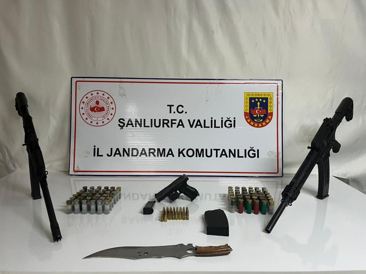 Şanlıurfa’da Ruhsatsız Silah Operasyonu: Çok Sayıda Silah ve Fişek Ele Geçirildi