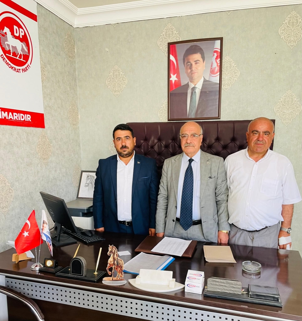HALİLİYE İLÇE KONGREMİZ ÜLKEMİZE VE İLİMİZE HAYIRLI HİZMETLERE VESİLE OLSUN İNŞALLAH.