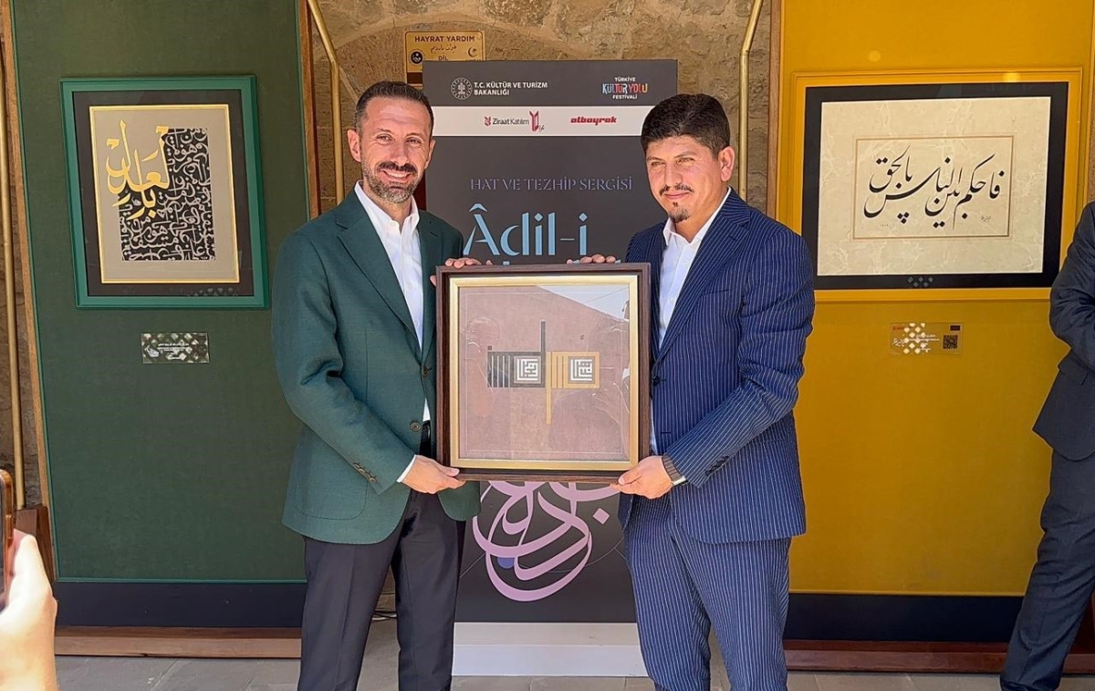 Âdil-i Mutlak Hat Eserleri Sergisi Van'da Sanatseverlerle Buluştu