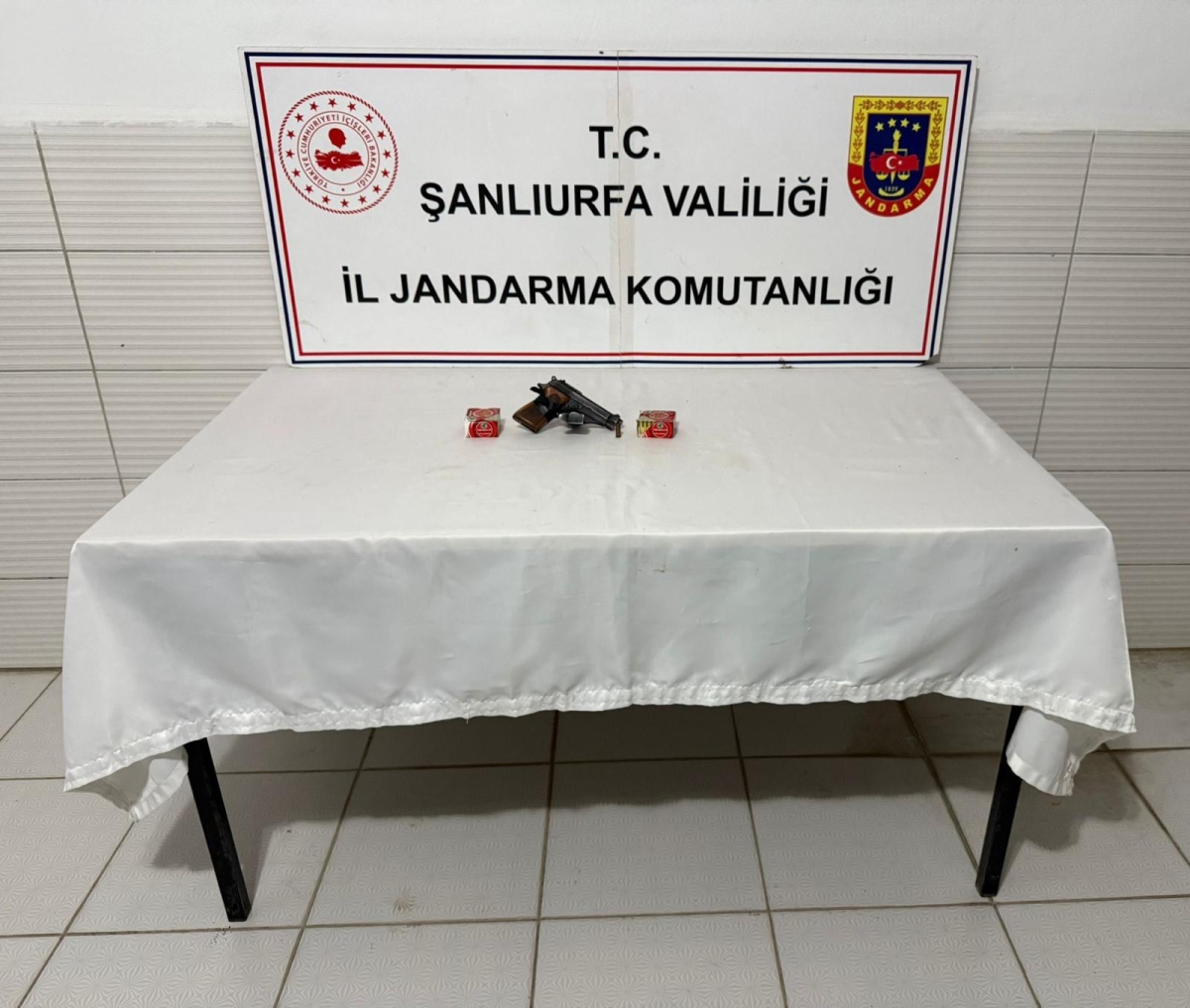 Şanlıurfa’da Ruhsatsız Silah Operasyonu: Çok Sayıda Silah ve Mühimmat Ele Geçirildi