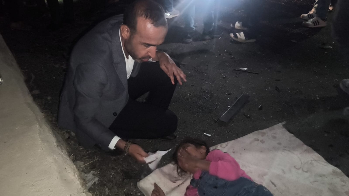 Şanlıurfa-Bozova yolunda kaza: Milletvekili Şenyaşar yaralılara ilk müdahaleyi yaptı
