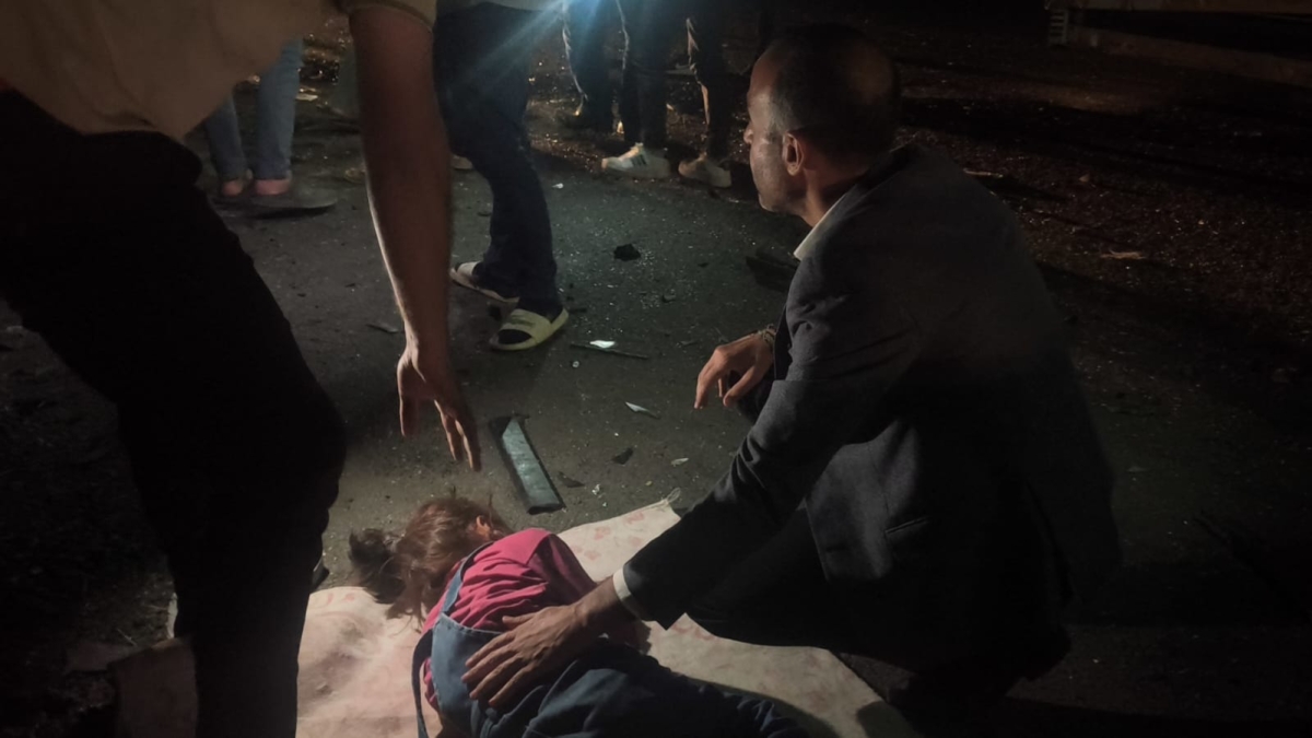 Şanlıurfa-Bozova yolunda kaza: Milletvekili Şenyaşar yaralılara ilk müdahaleyi yaptı