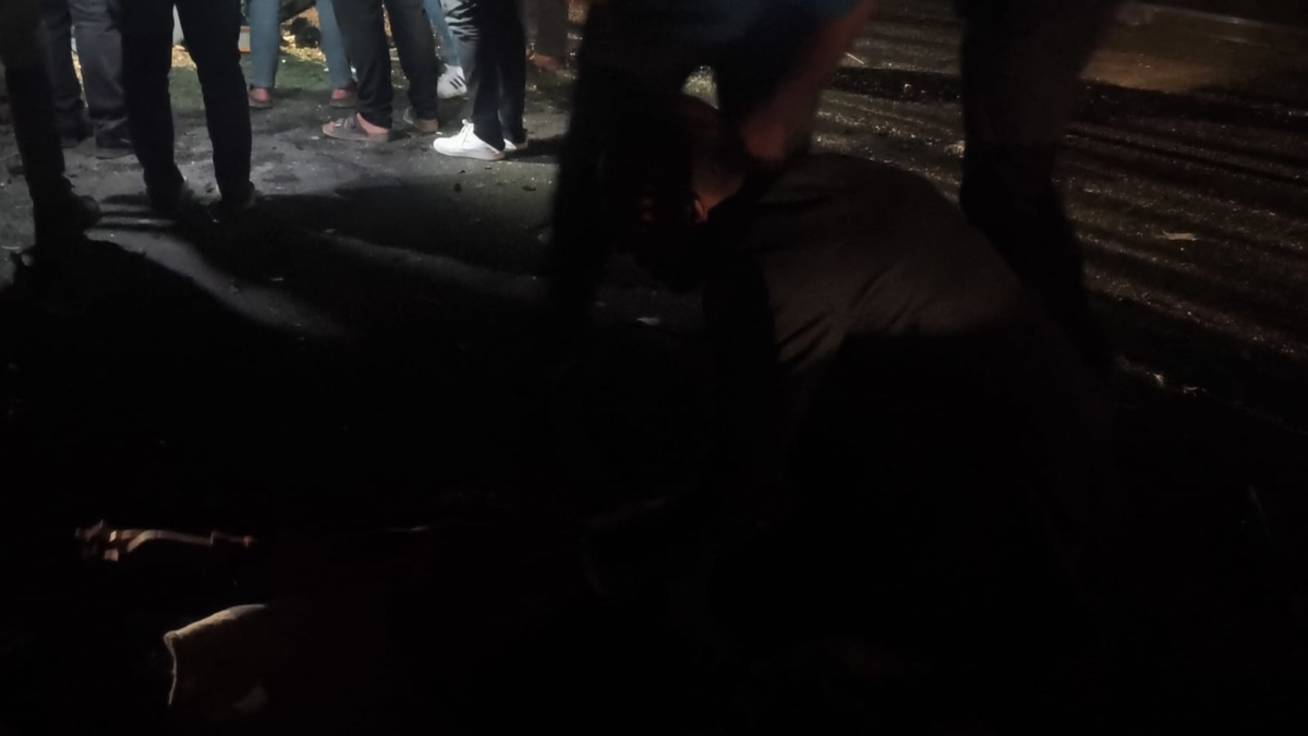 Şanlıurfa-Bozova yolunda kaza: Milletvekili Şenyaşar yaralılara ilk müdahaleyi yaptı