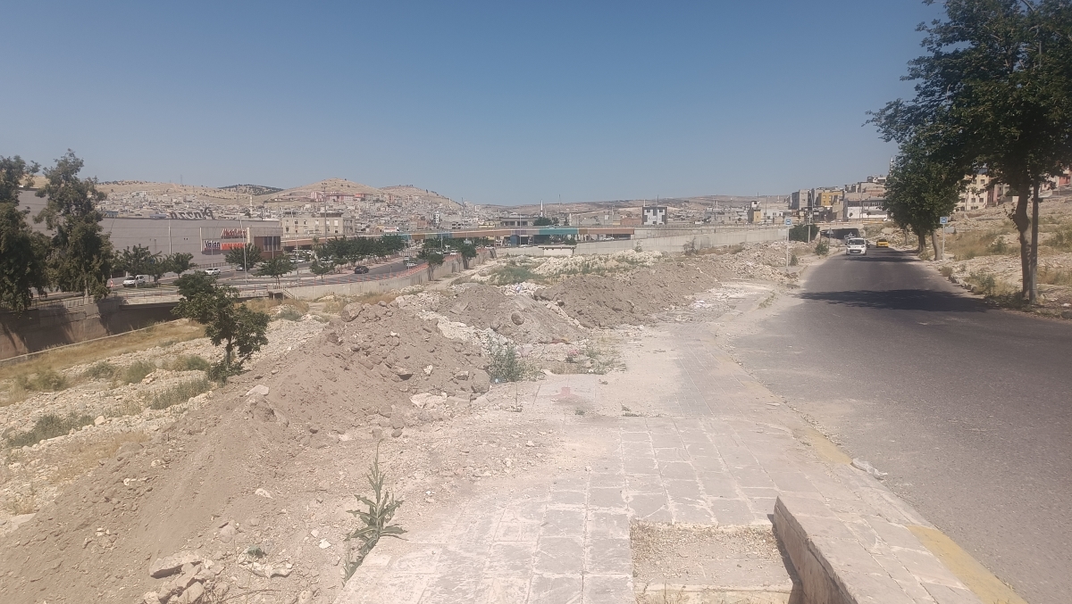 Karakoyun Mahallesi'ndeki Enkaz Yığını Tepki Çekiyor
