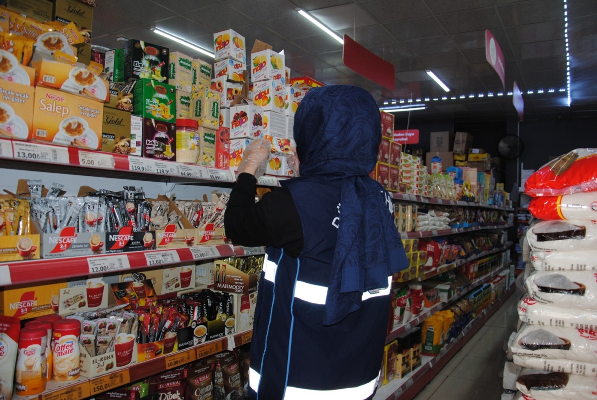 Şanlıurfa’da Tarihi Geçmiş Ürünlere Geçit Yok: Zabıta Denetimleri Sıklaştırıldı