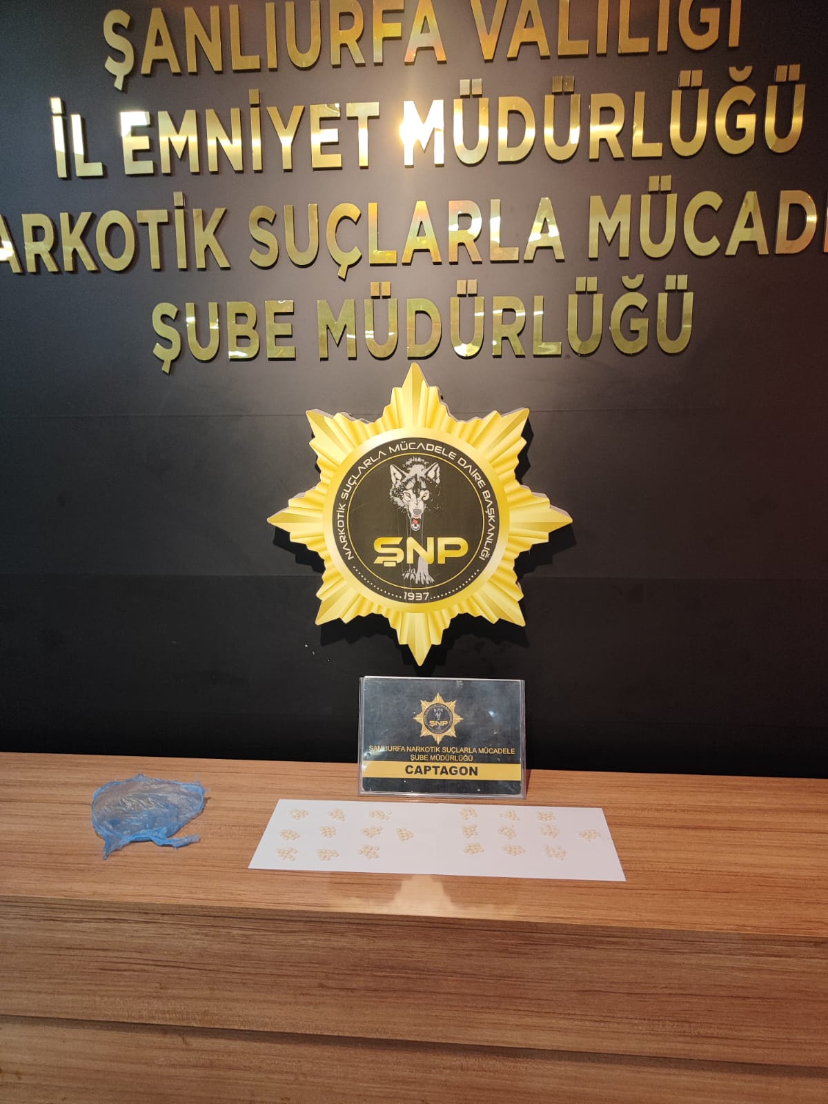 Şanlıurfa’da Narkotik Operasyonu: Uyuşturucu, Silah ve 24 Bin Lira Ele Geçirildi