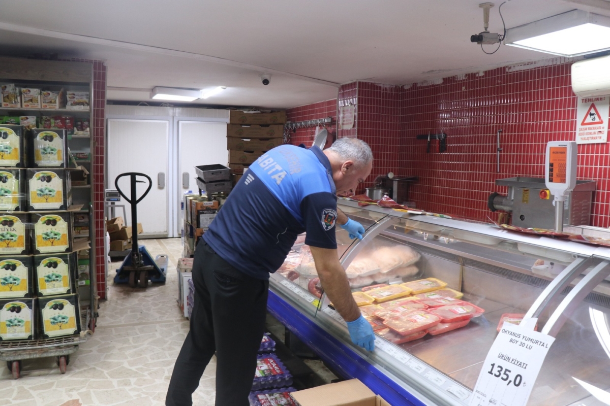 BÜYÜKŞEHİR ZABITASI, MARKET RAFLARINI MERCEK ALTINA ALDI