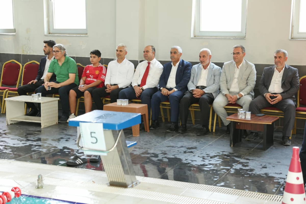 KARAKÖPRÜ’DE GELECEĞİN ŞAMPİYONLARI KULAÇ ATTI
