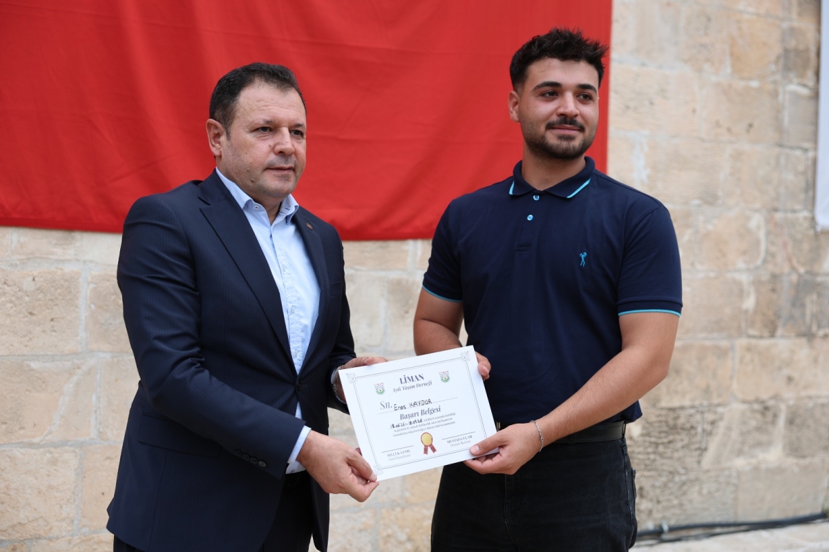 ŞANLIURFA’DA UMUT BÜYÜYOR: LİMAN AYIK’TA 24 GENÇ DAHA MEZUN OLDU