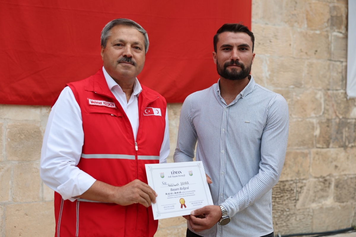 ŞANLIURFA’DA UMUT BÜYÜYOR: LİMAN AYIK’TA 24 GENÇ DAHA MEZUN OLDU