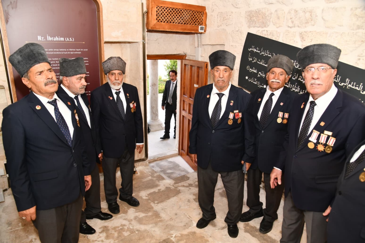 KURTULUŞ MÜZESİ İLK ZİYARETÇİLERİNİ ŞEHİT AİLELERİ VE GAZİLERLE AĞIRLADI*