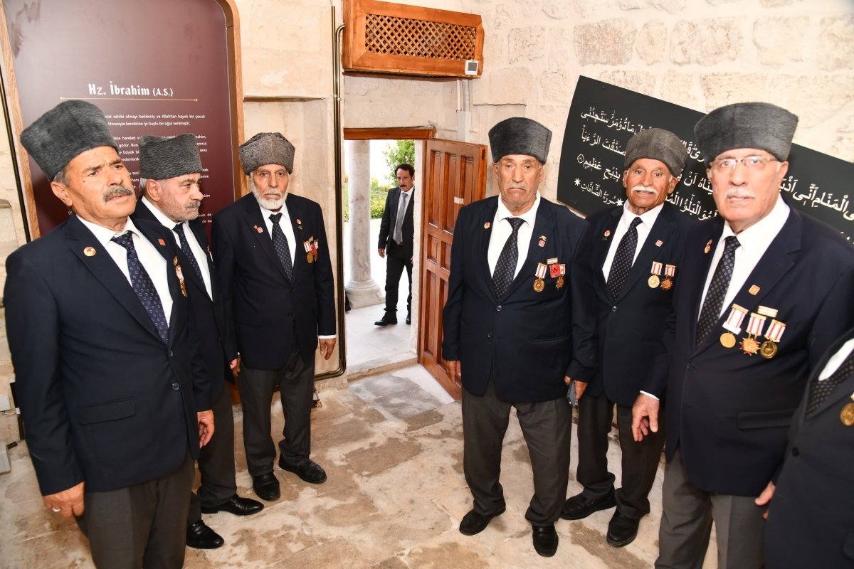 KURTULUŞ MÜZESİ İLK ZİYARETÇİLERİNİ ŞEHİT AİLELERİ VE GAZİLERLE AĞIRLADI*