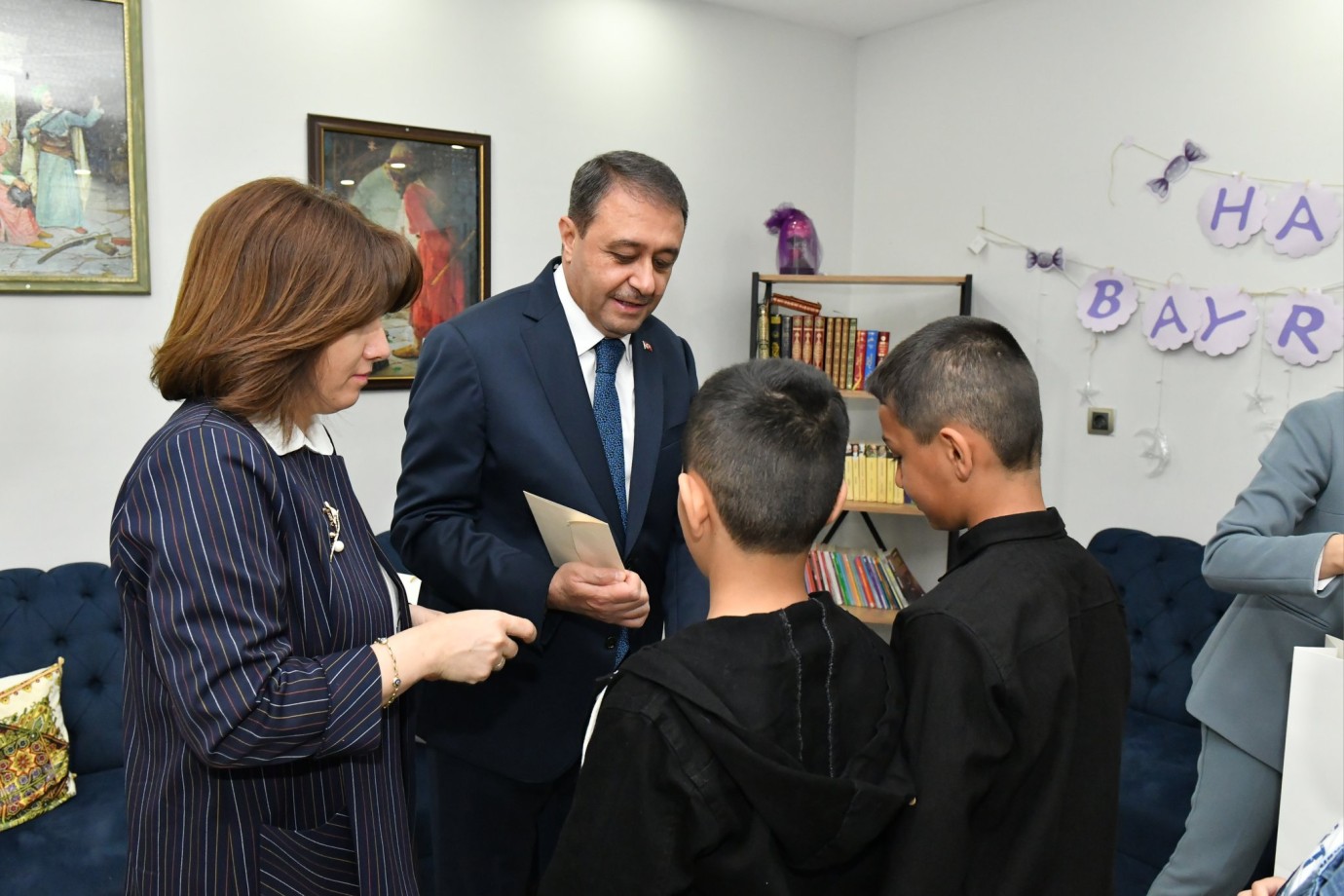 Vali Şıldak Bayramda Çalışan Görevlileri Unutmadı