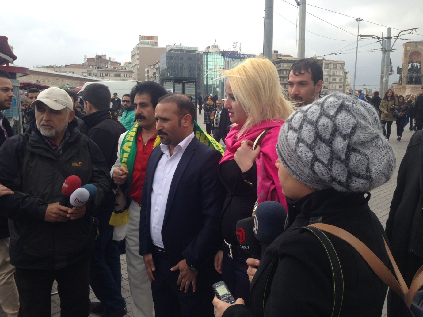 Yönetmen Murat Uygur'dan 1 Mayıs Mesajı: Emek ve Dayanışma Önemlidir