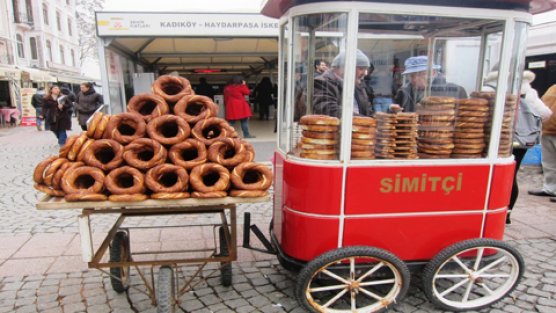 Şanlıurfa'da Simit ve Mısır Tezgahlarında Mafya İddiaları Gündeme Geldi