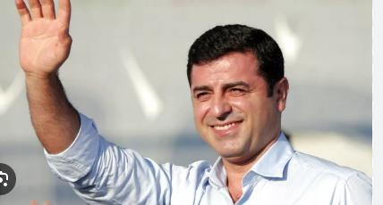 Selahattin Demirtaş'a 42, Ahmet Türk'e 10 ve Figen Yüksekdağ'a 30 Yıl Hapis Cezası!