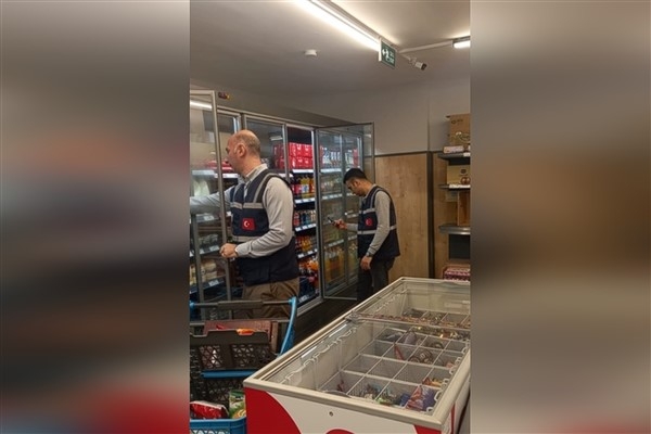 Rize'de 4 bölgede fiyat etiketi denetimleri yapıldı