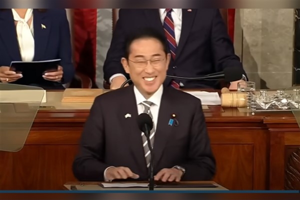 Japonya Başbakanı 'mega deprem' uyarısının ardından yurtdışı gezisini iptal etti