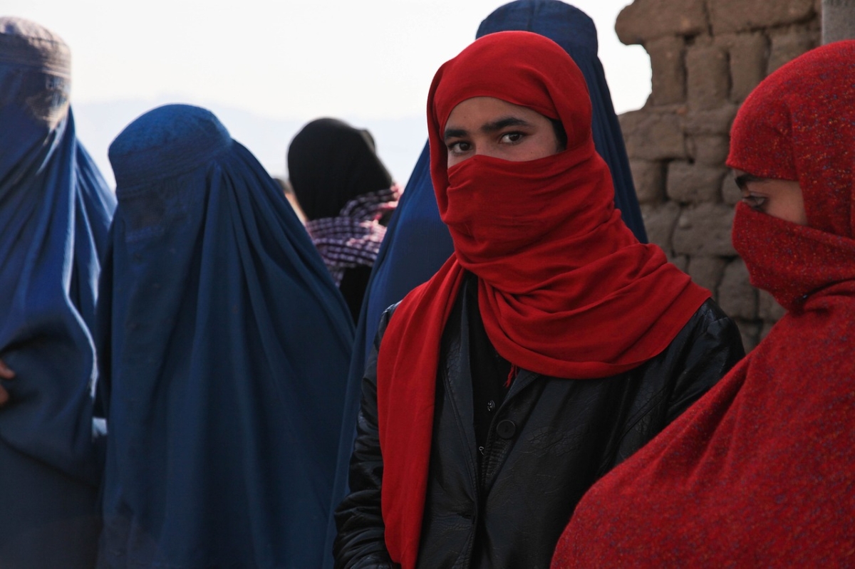Afganistan'da Taliban sonrası 300 kadın öldürüldü