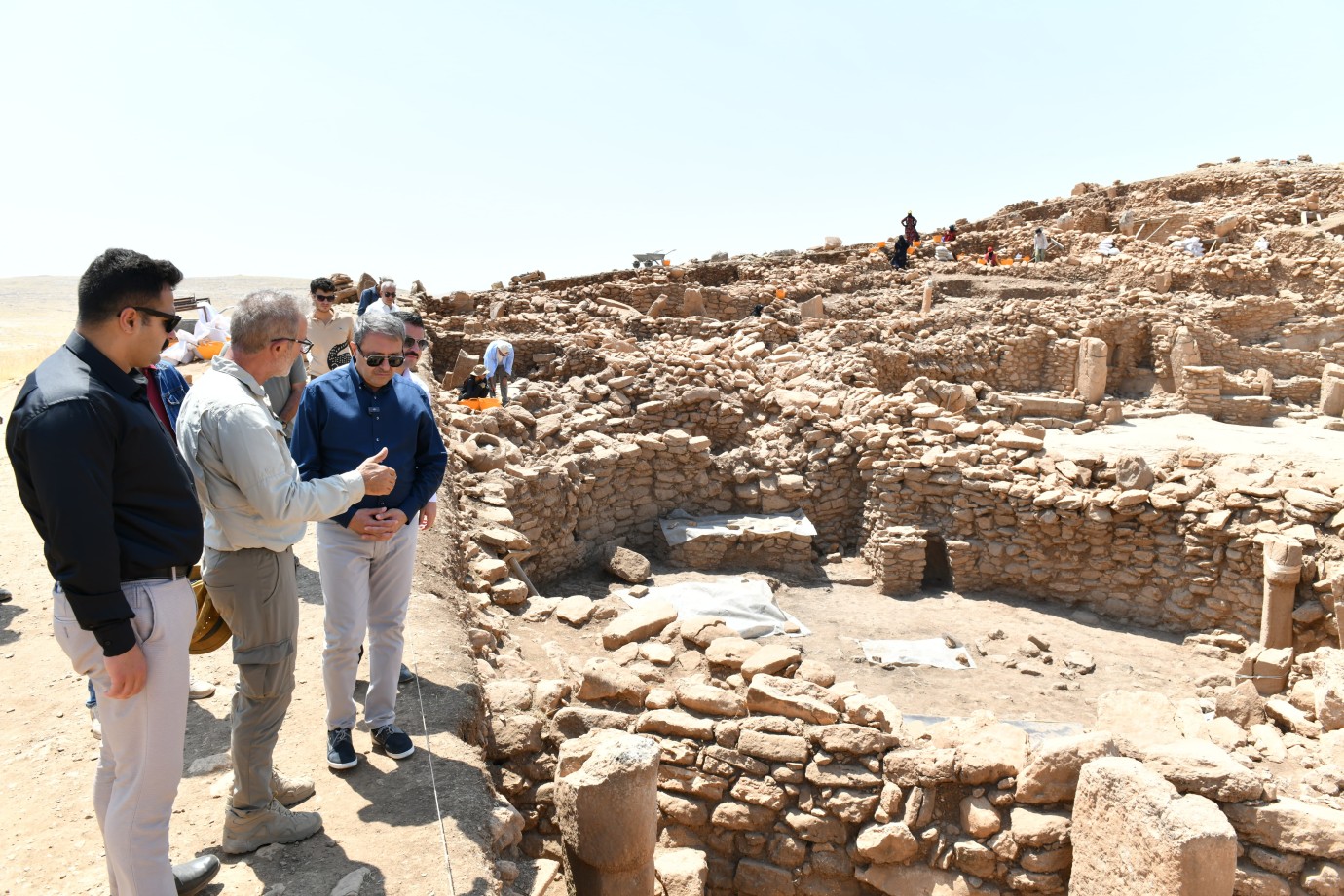 Vali Şıldak, Sefertepe ve Karahantepe'de Arkeolojik Çalışmaları İnceledi