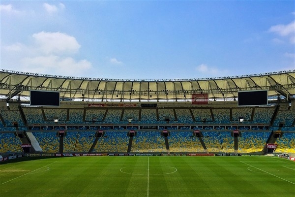 İstanbul Valisi Gül, İstanbul'da oynanan futbol maçlarını izledi
