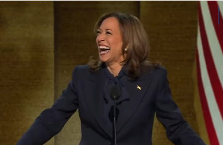 Kamala Harris Demokrat Parti'nin başkan adaylığını kabul etti
