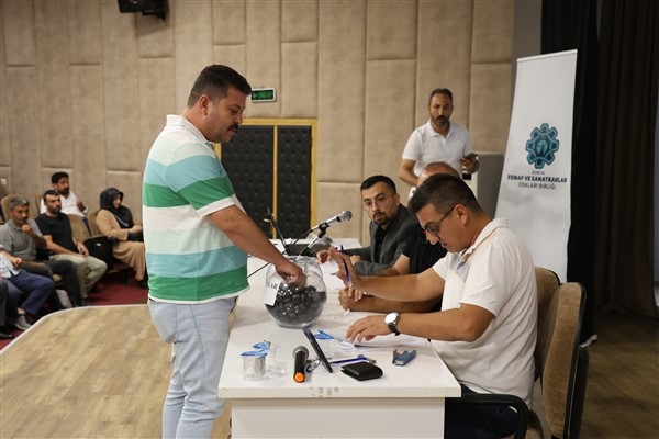 Yeni Kamyon Garajı’nda hak sahibi esnaflar için kuralar çekildi
