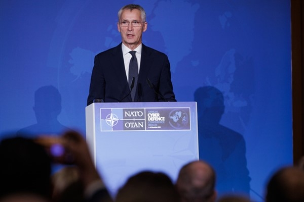 NATO Genel Sekreteri Stoltenberg: Ukrayna'nın geleceğinin NATO'dadır
