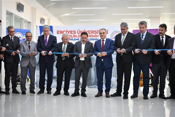 Başkan Büyükkılıç, ERÜ Tıp Fakültesi'nde yenilenen bölümlerin açılışına katıldı