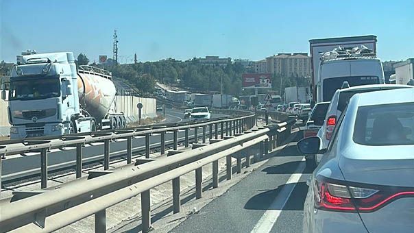 Viranşehir'de Zincirleme Kaza: 3 Yaralı