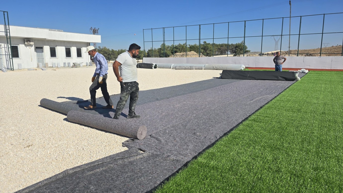 enice Spor Kompleksi Sahaları Yeşile Büründü