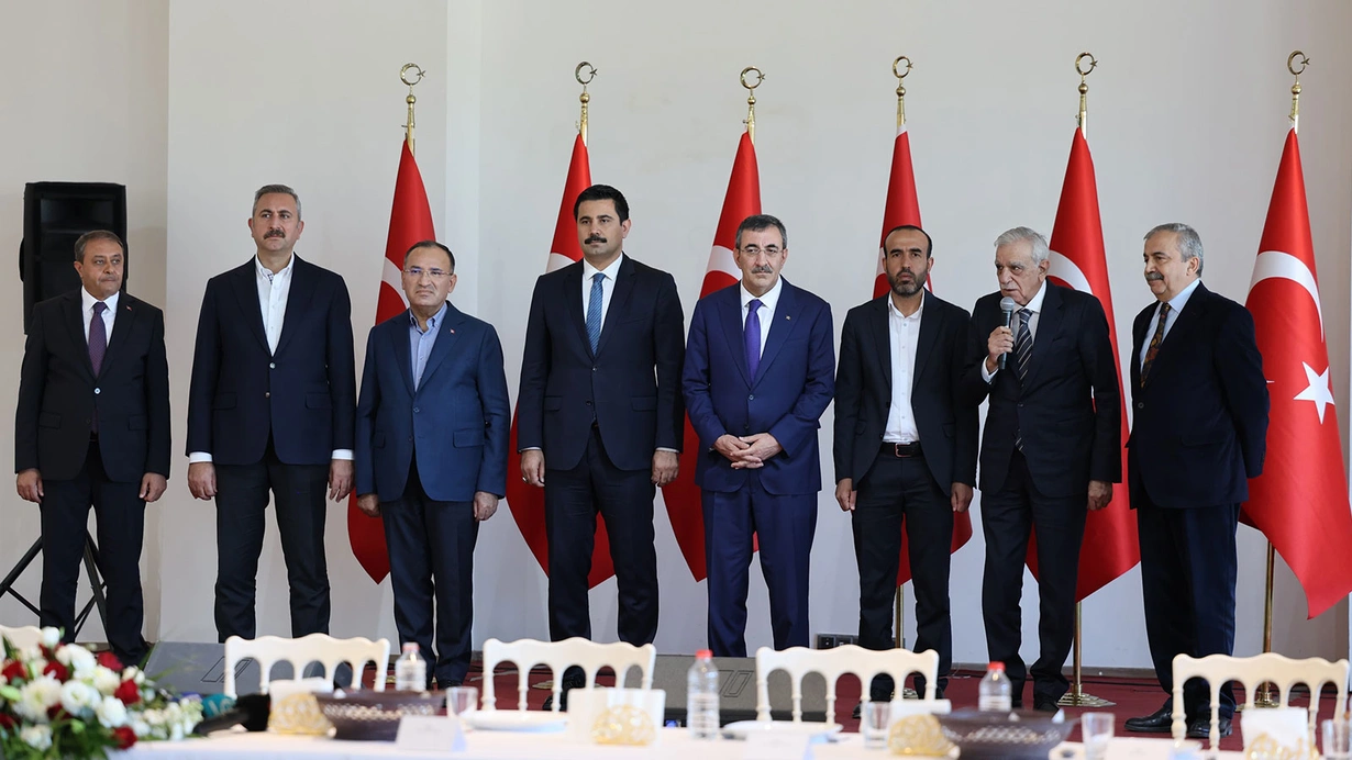 Şenyaşar ve Yıldız Aileleri 6 Yıl Sonra Barış Yemeğinde Buluştu