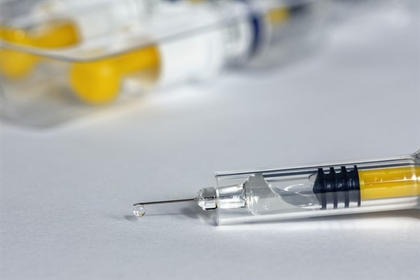 İzmir Büyükşehir'in ücretsiz HPV aşısı için başvurular başladı
