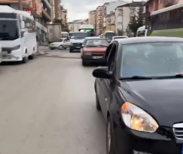 Türkiye’de Suriyelilerin Kutlamalarına Tepki: İzinsiz Gösterilere Halktan Eleştiriler